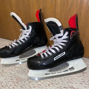 Bauer Vapor X300 hockey skates